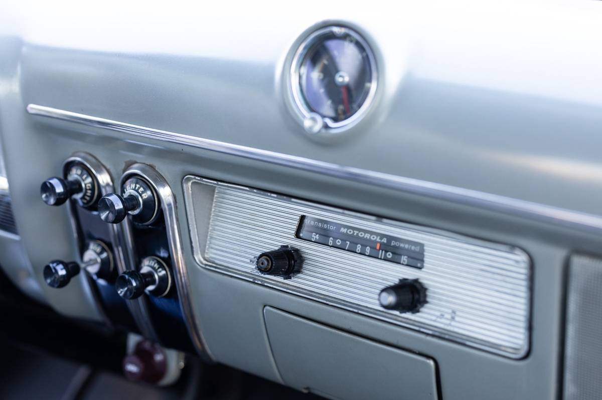 Ford-customline-1953-blue-11