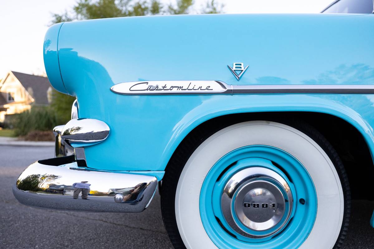 Ford-customline-1953-blue-4
