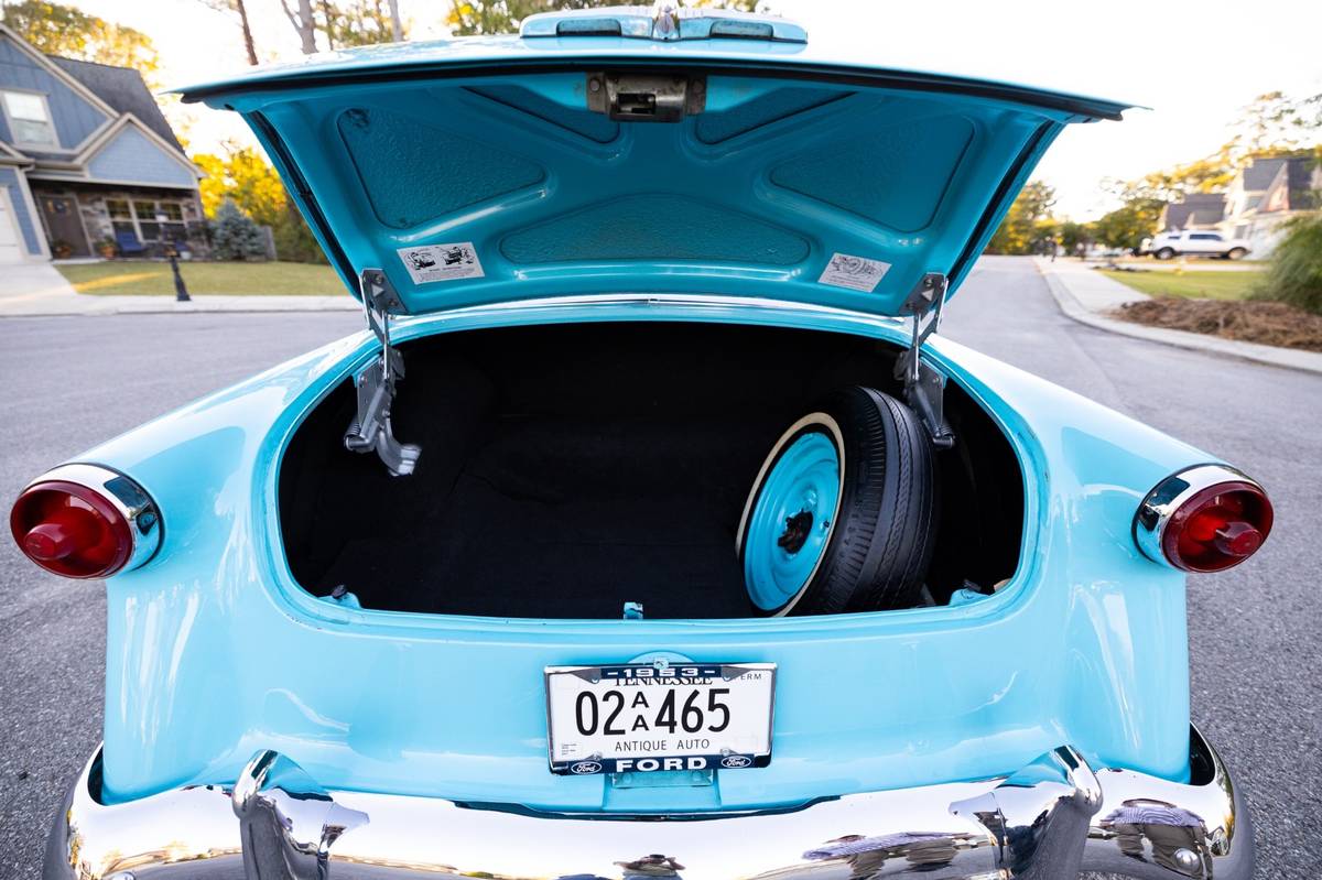 Ford-customline-1953-blue-7