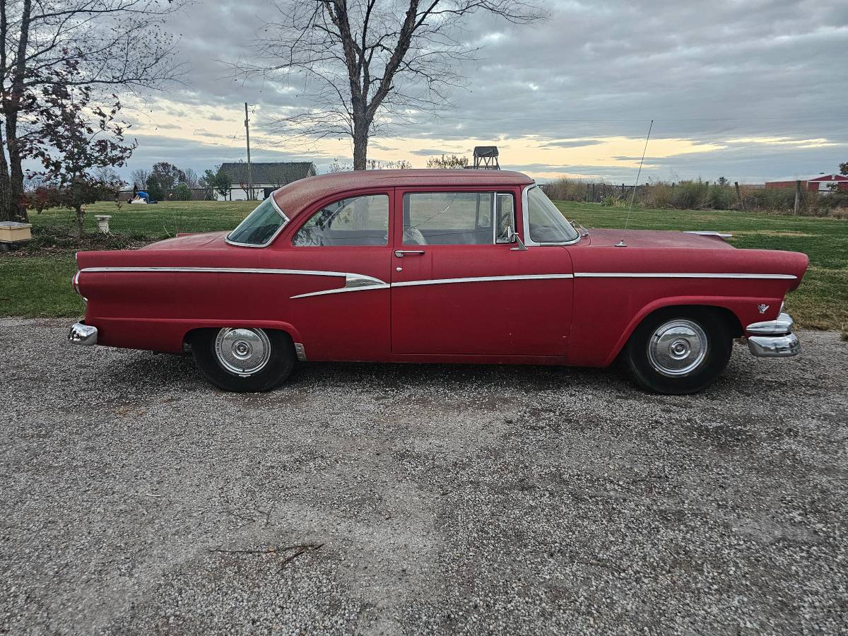 Ford-customline-1956-red-1