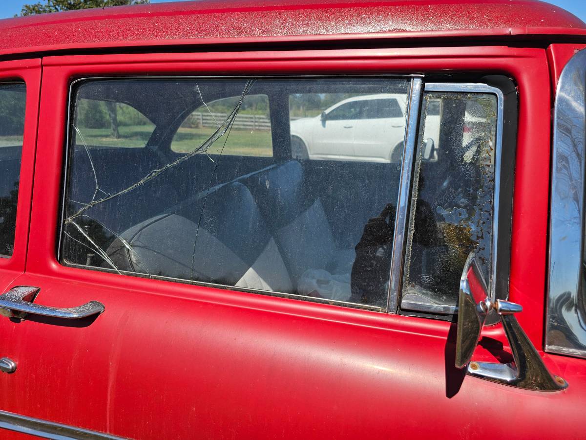 Ford-customline-1956-red-10