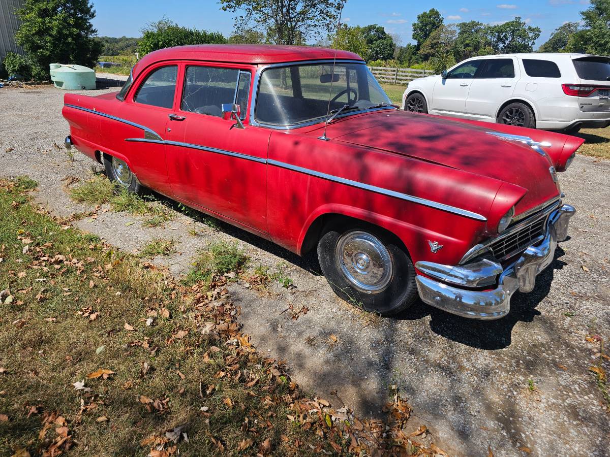 Ford-customline-1956-red-13
