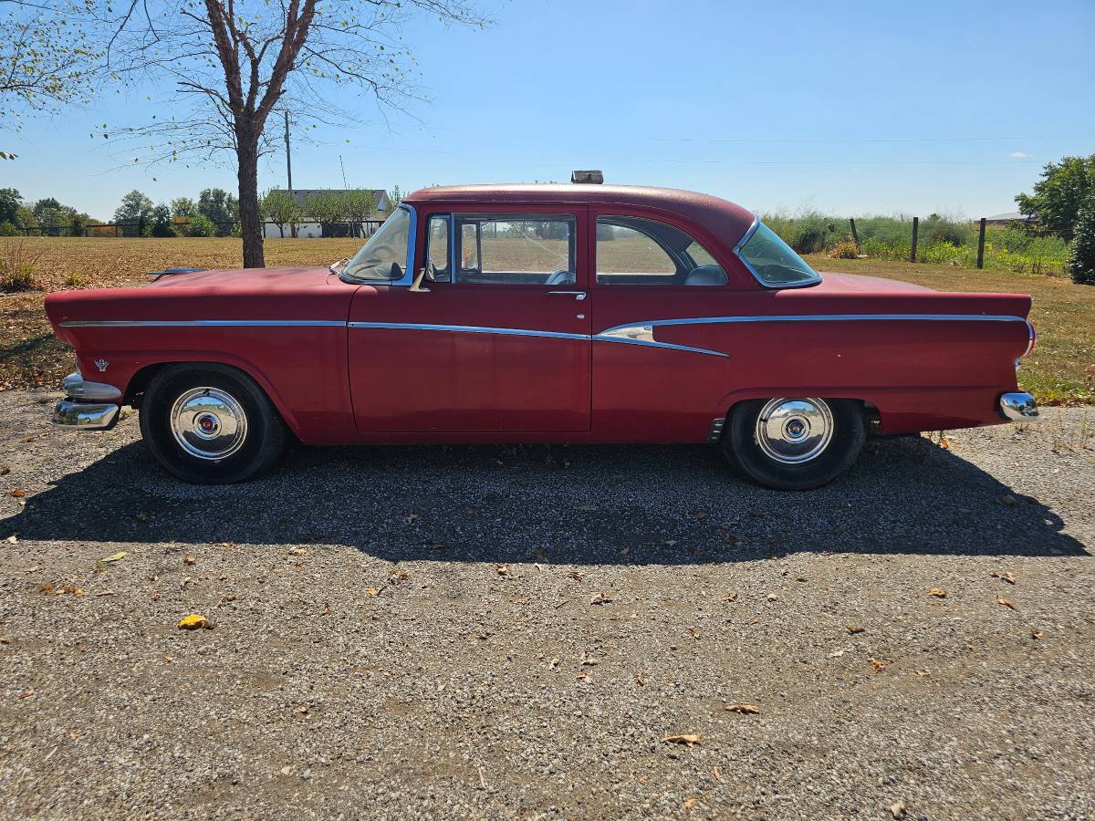 Ford-customline-1956-red-14