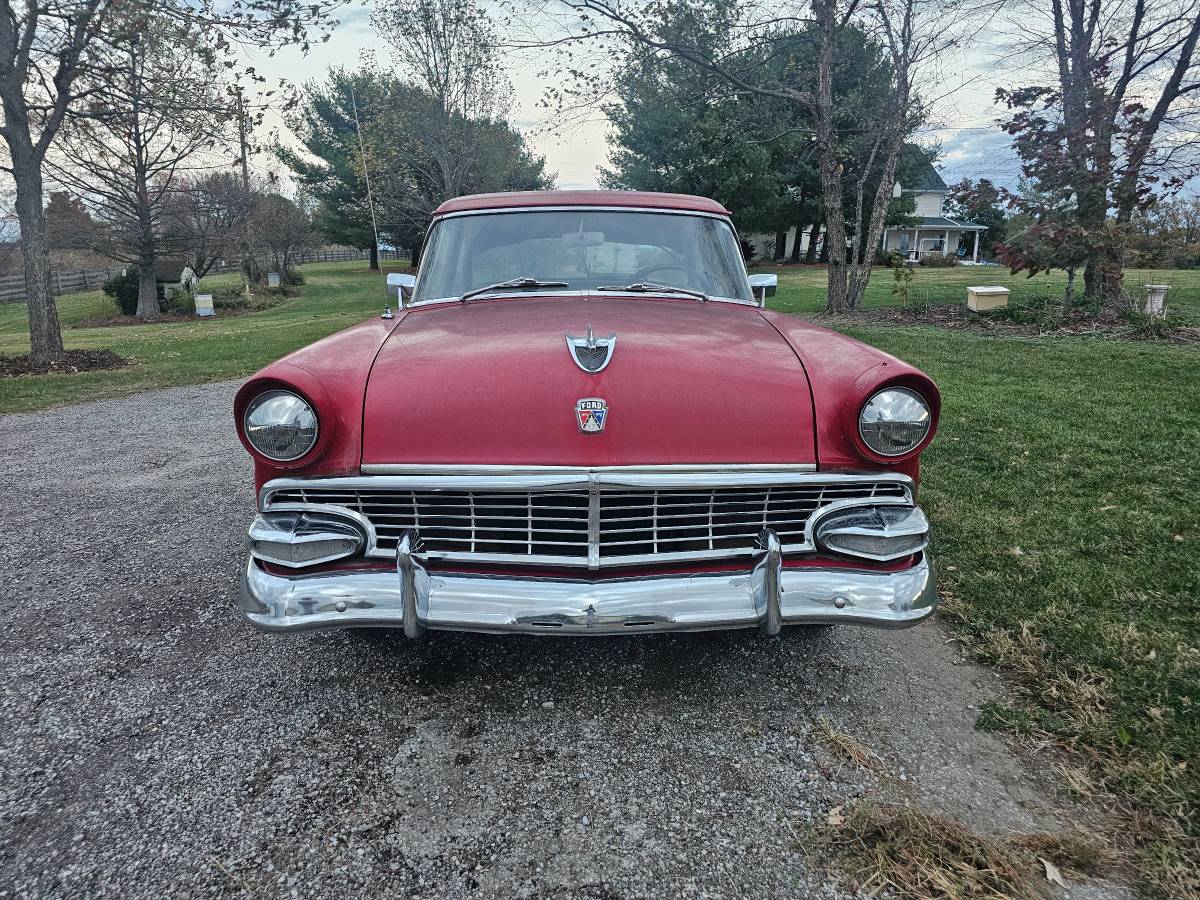 Ford-customline-1956-red-4