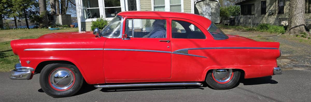Ford-customline-1956-red