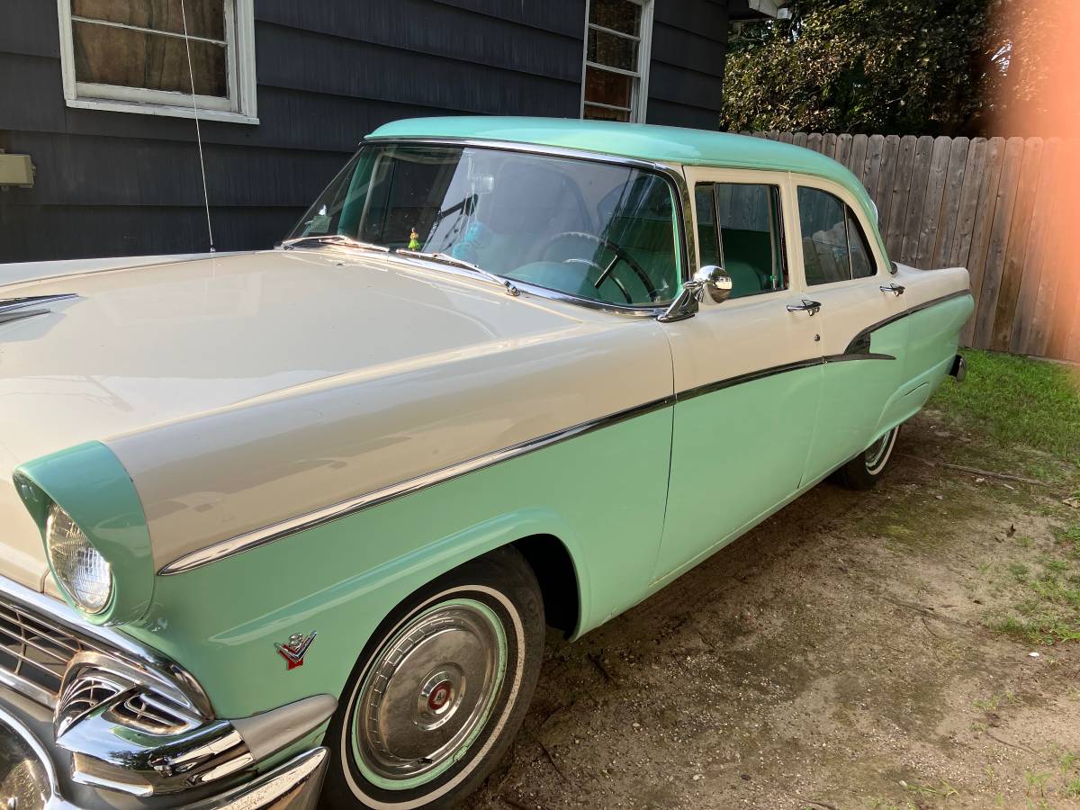 Ford-customline-1956-white-1