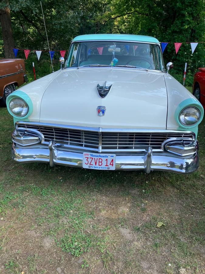 Ford-customline-1956-white-4