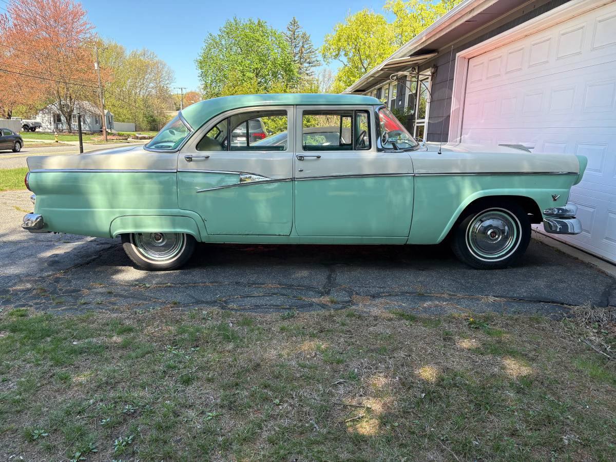 Ford-customline-1956-white