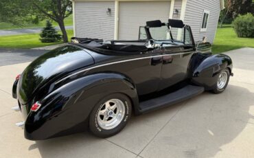 Ford-delux-convertible-1940-black-3