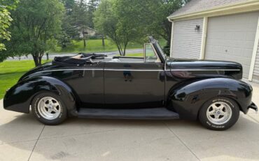 Ford-delux-convertible-1940-black-4