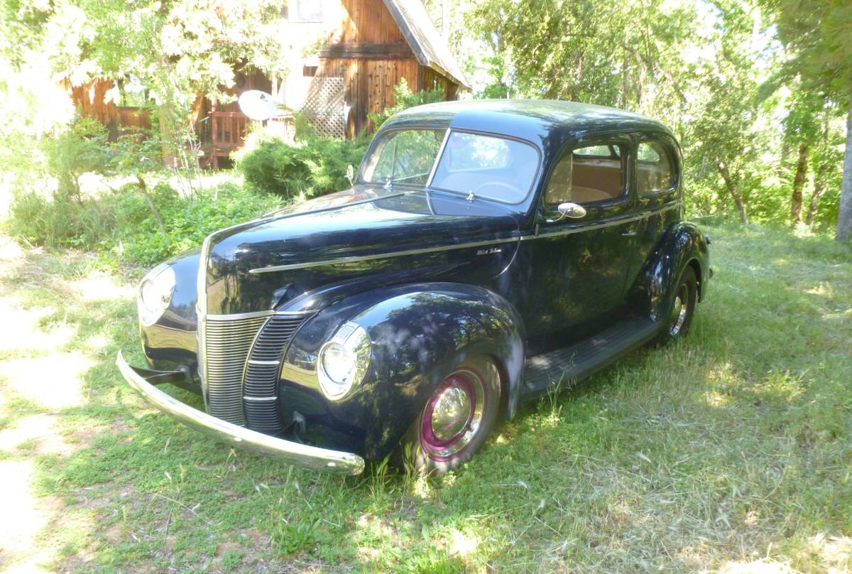 Ford-deluxe-1940-blue-2