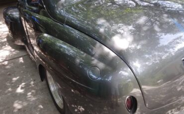 Ford-deluxe-1947-grey-4