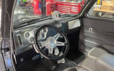 Ford-deluxe-1947-grey-52