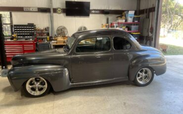 Ford-deluxe-1947-grey-8