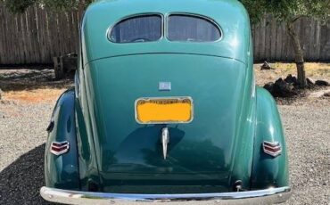 Ford-deluxe-2dr-sedan-1940-green-3