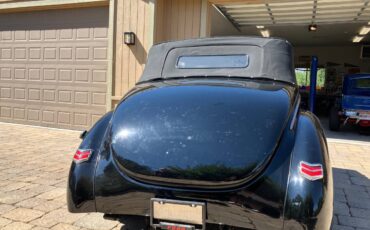 Ford-deluxe-convertible-1940-black-2
