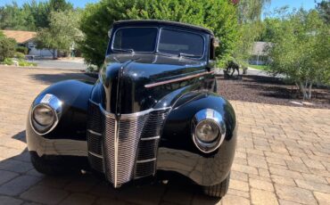 Ford-deluxe-convertible-1940-black