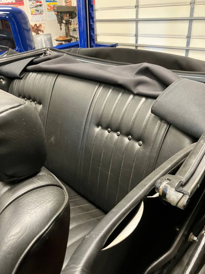 Ford-deluxe-convertible-1940-black-6