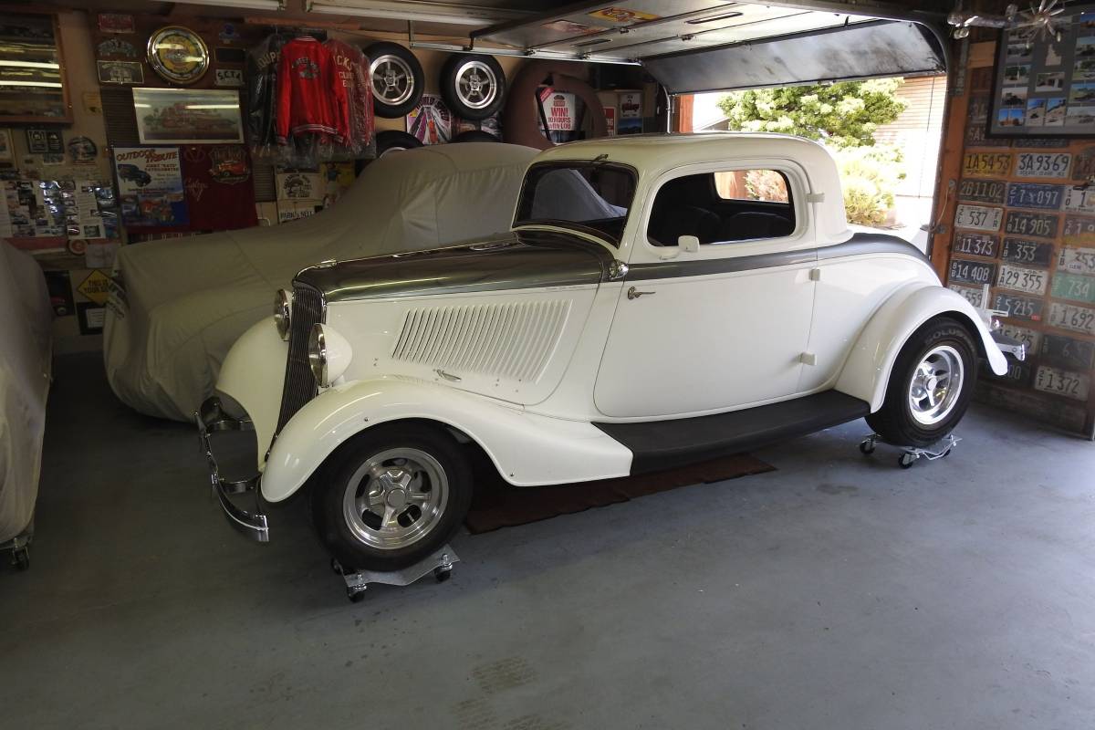 Ford-deluxe-coupe-1933-white-1