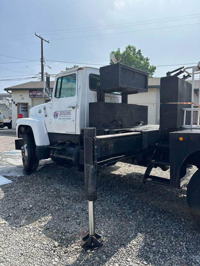 Ford-diesel-1987-white-7