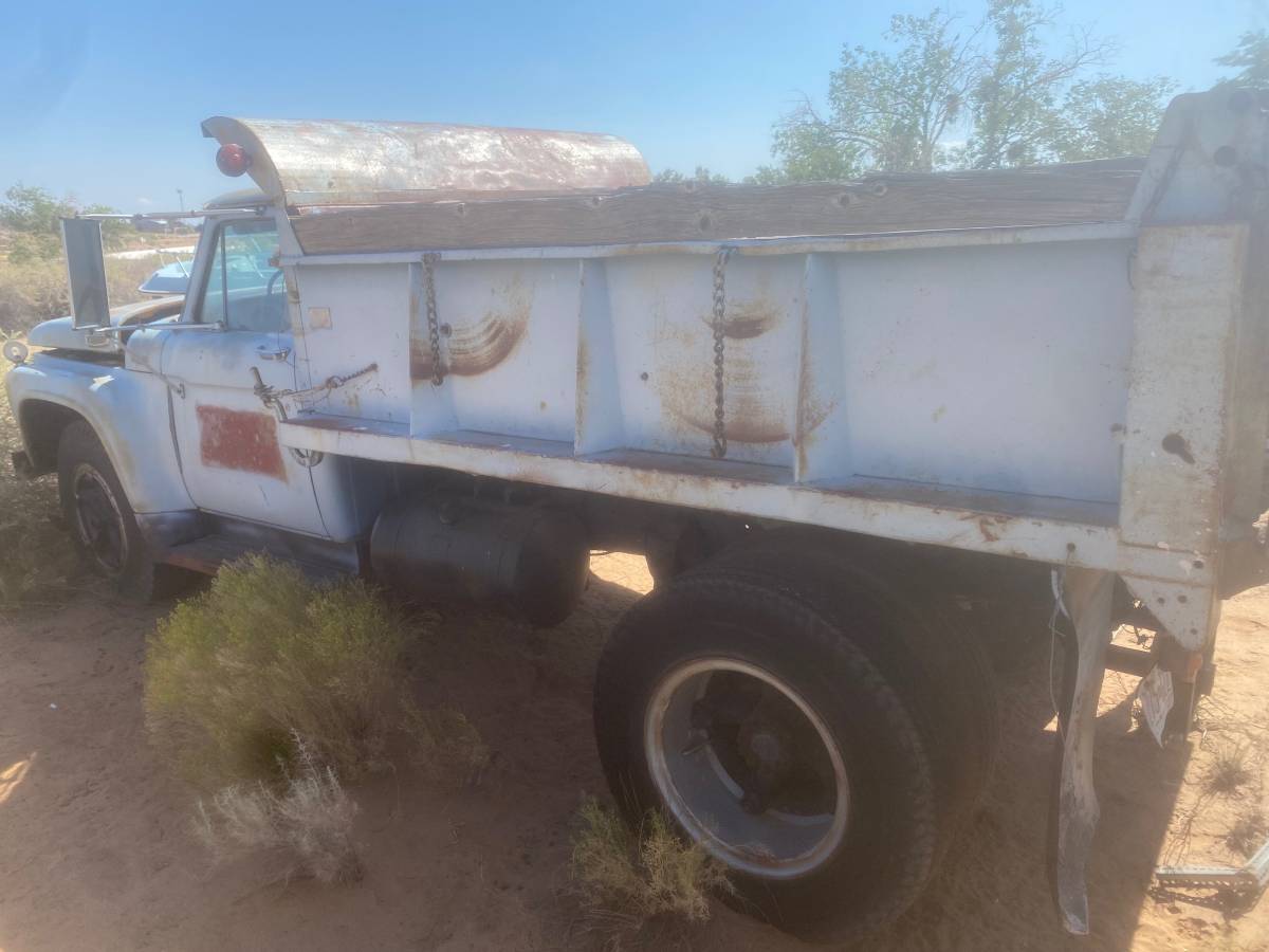 Ford-dump-truck-1970-5