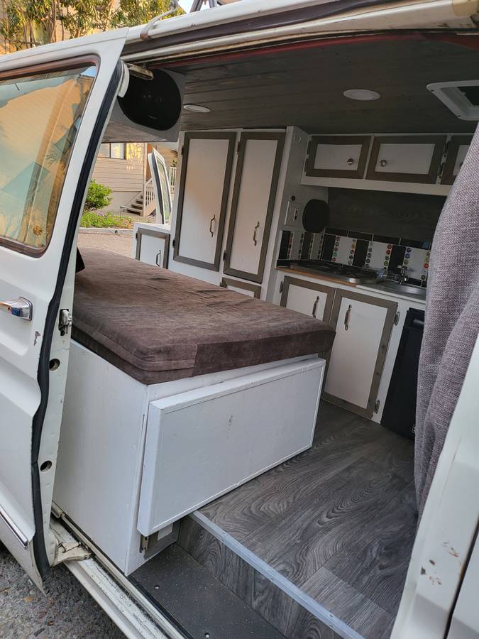 Ford-e-150-econoline-1989-white