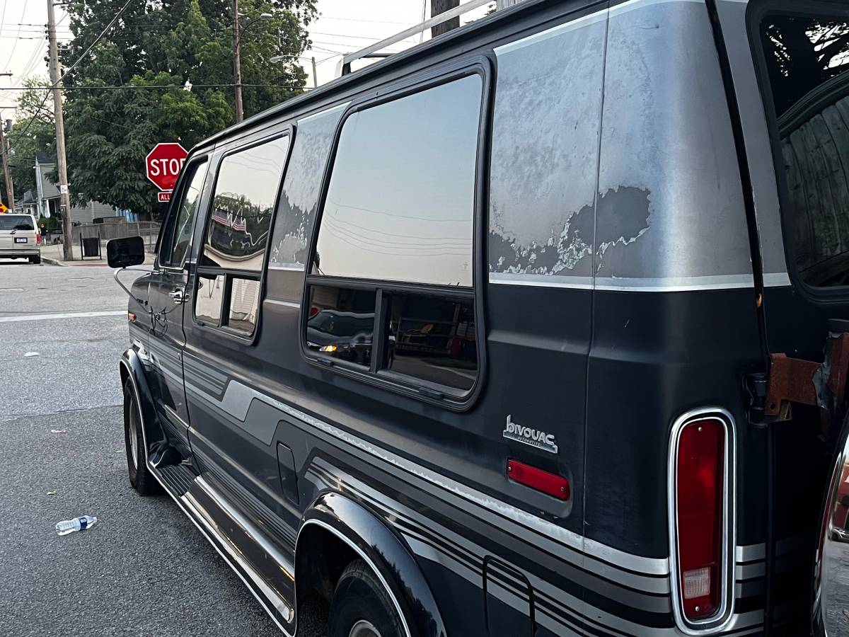 Ford-e-150-econoline-1990-black-1