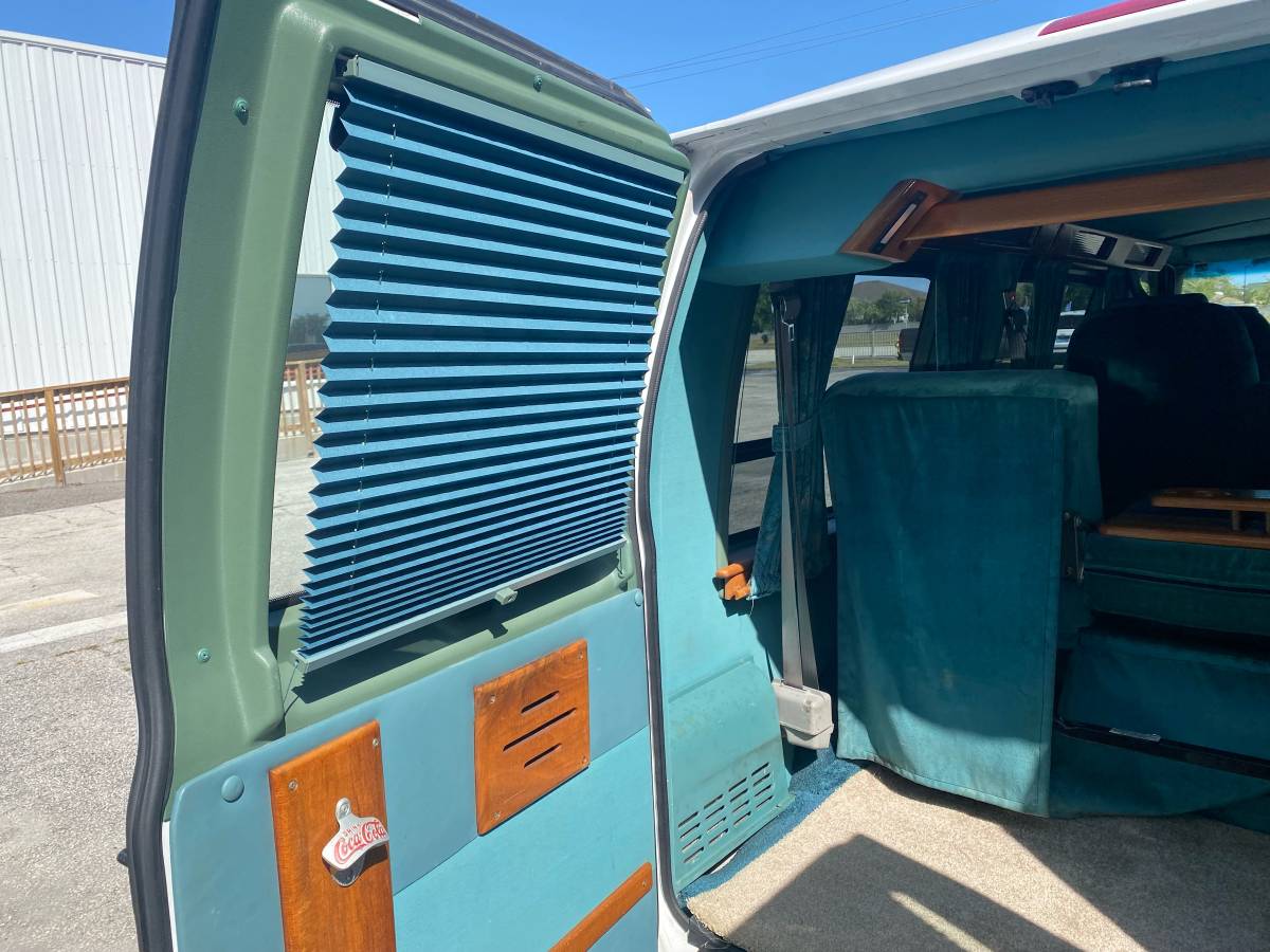 Ford-e-150-econoline-1995-white-10