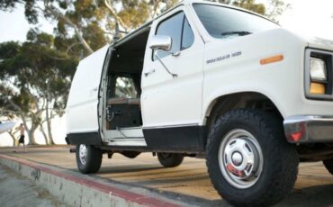 Ford-e-250-econoline-1990-white-1