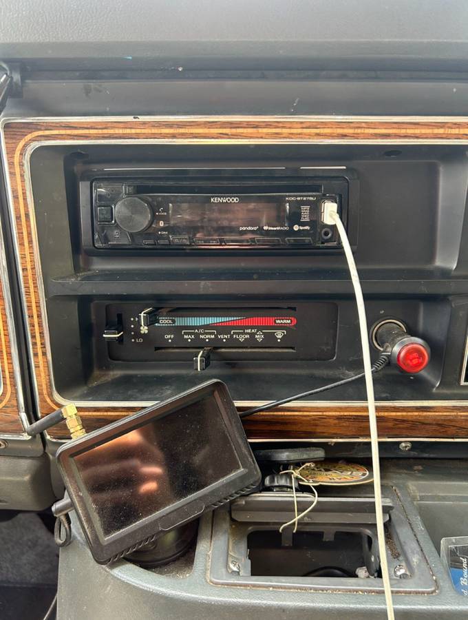 Ford-e-250-econoline-1990-white-10