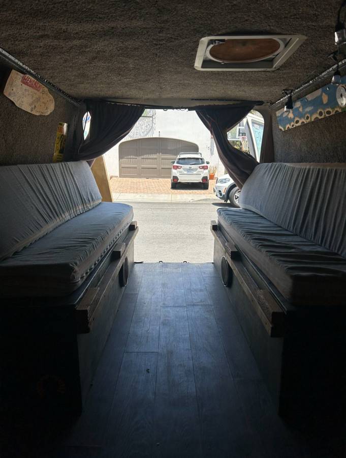Ford-e-250-econoline-1990-white-4