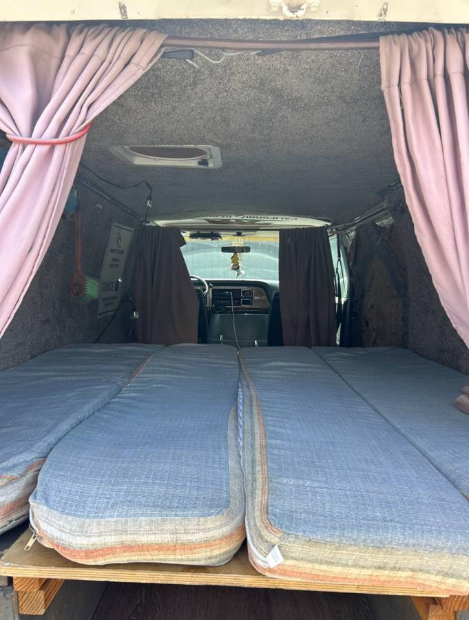 Ford-e-250-econoline-1990-white-8