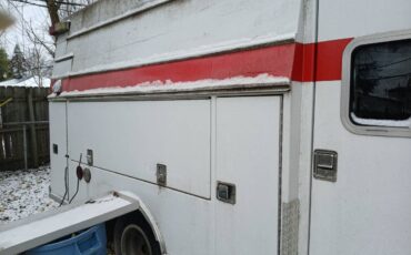 Ford-e-350-ambulance-diesel-1990-2