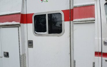 Ford-e-350-ambulance-diesel-1990
