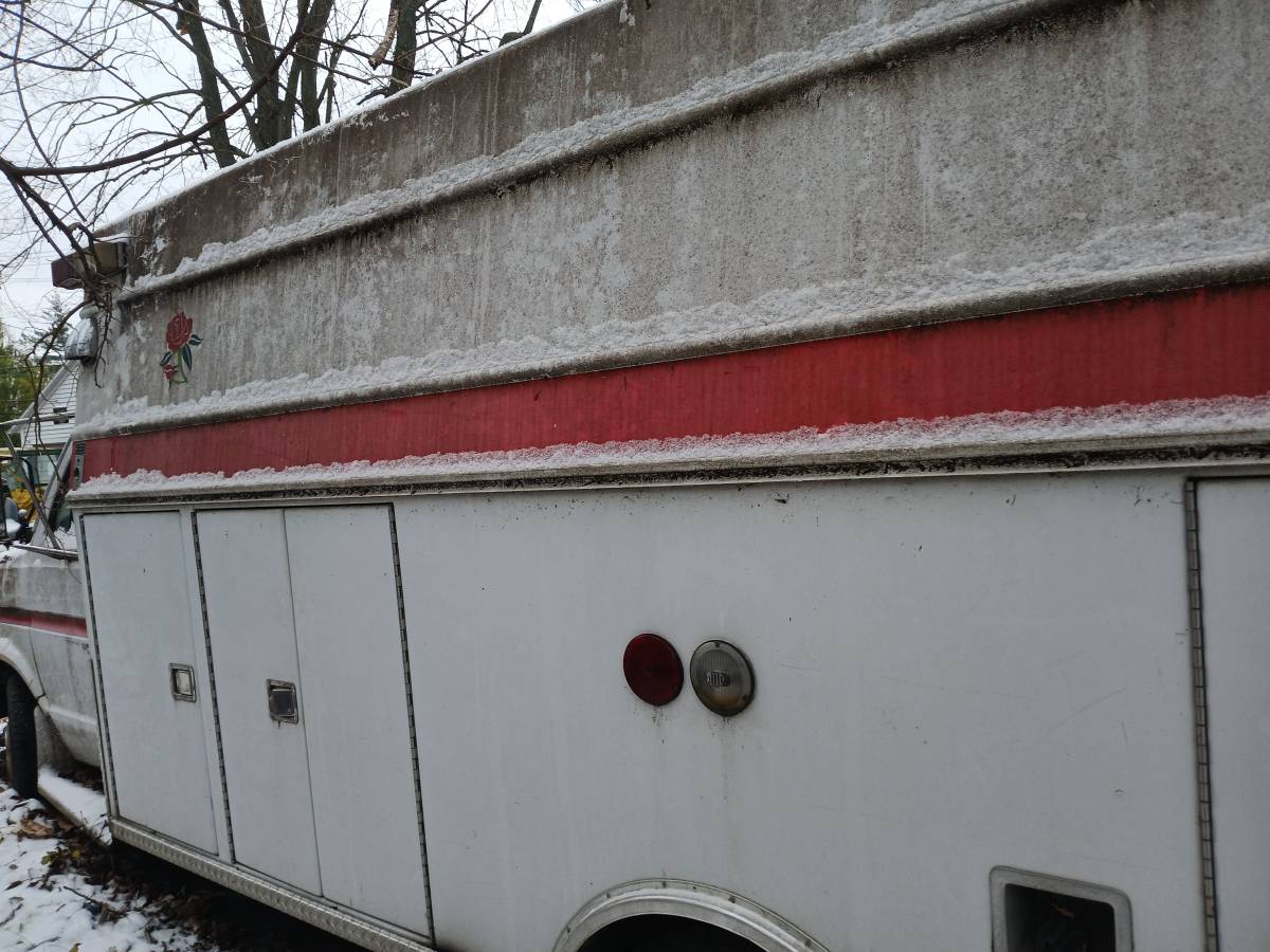 Ford-e-350-ambulance-diesel-1990-5