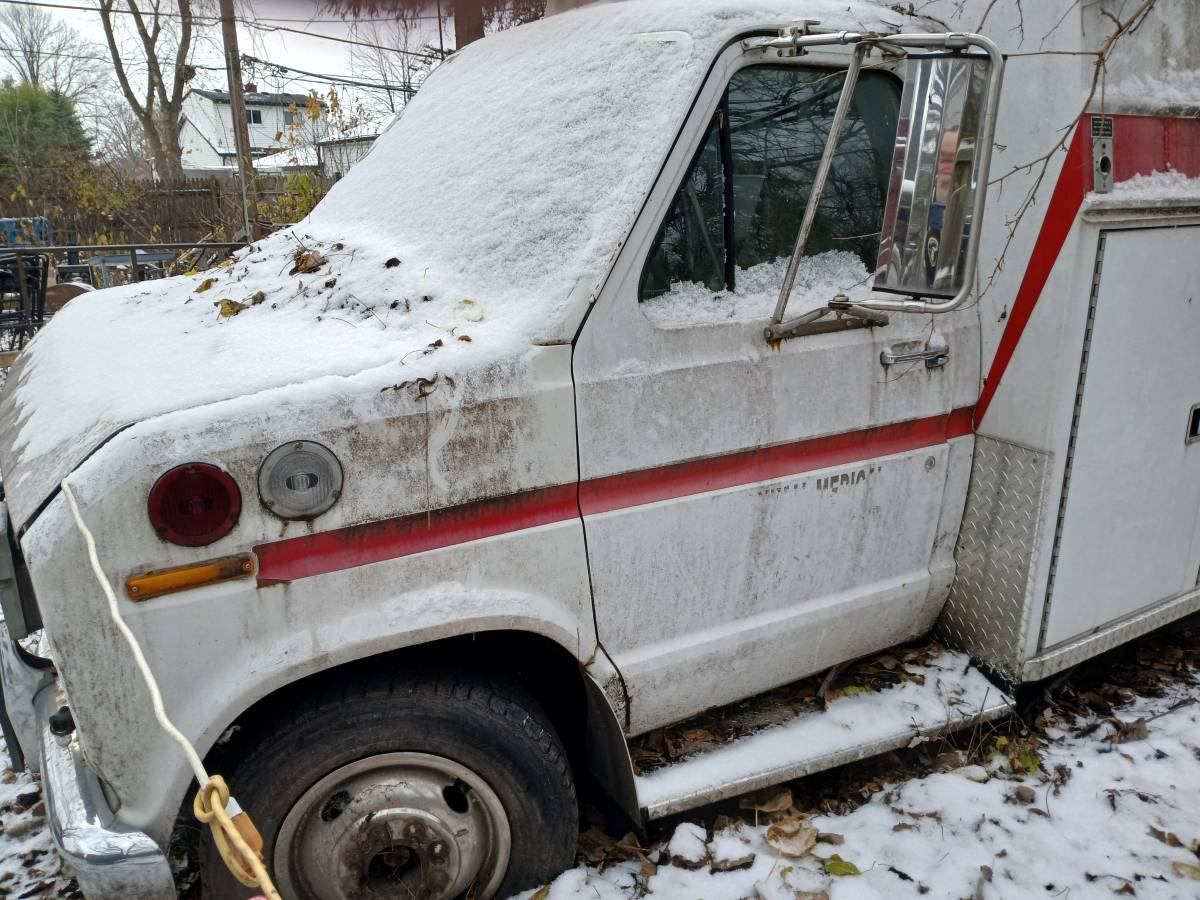 Ford-e-350-ambulance-diesel-1990-8
