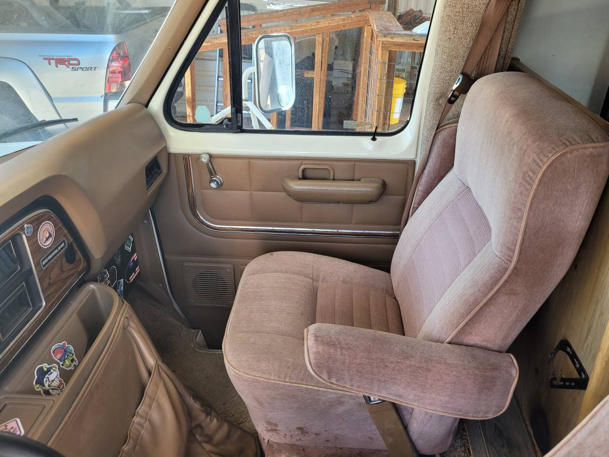 Ford-e-350-econoline-1988-11