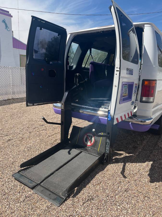 Ford-e-350-econoline-1993-white-7