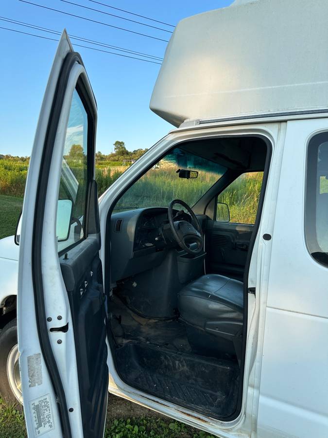 Ford-e-350-econoline-1993-white-8