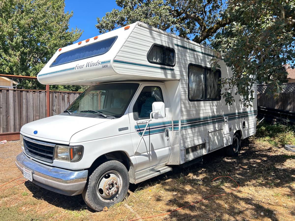Ford-e-350-econoline-1995-white-1