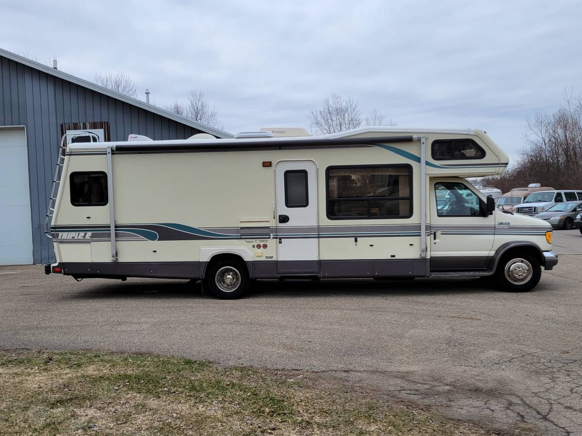 Ford-e-350-econoline-diesel-1995-1