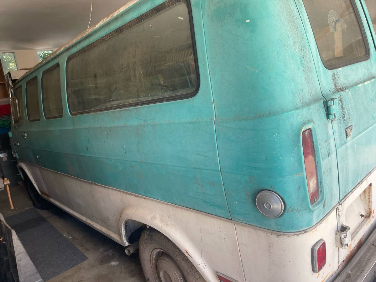 Ford-e-350-econoline-extended-van-100-1969-blue-2
