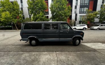 Ford-e150-7-passenger-1983-blue-2