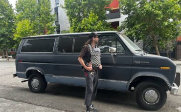 Ford-e150-7-passenger-1983-blue-3