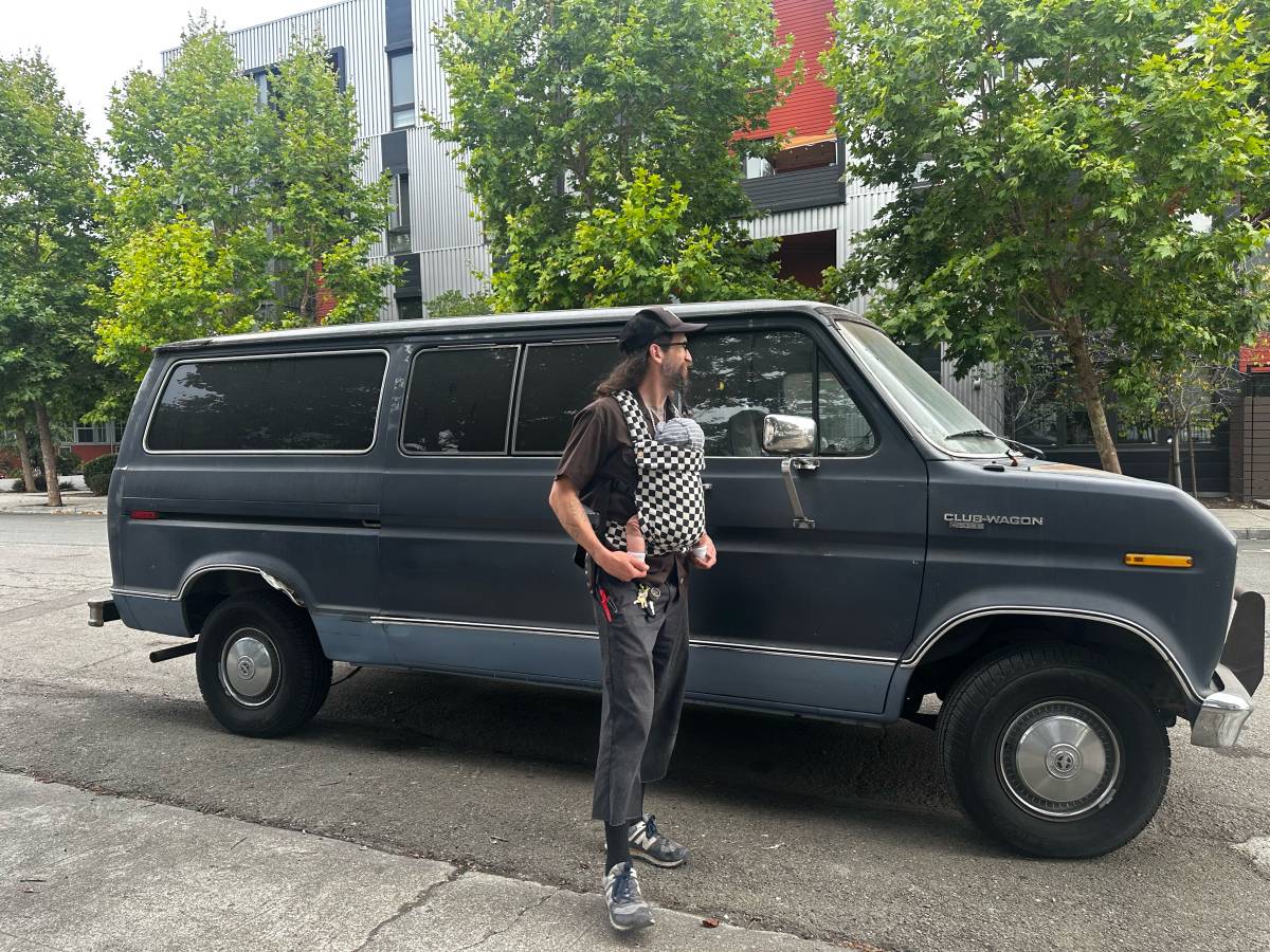 Ford-e150-7-passenger-1983-blue-3