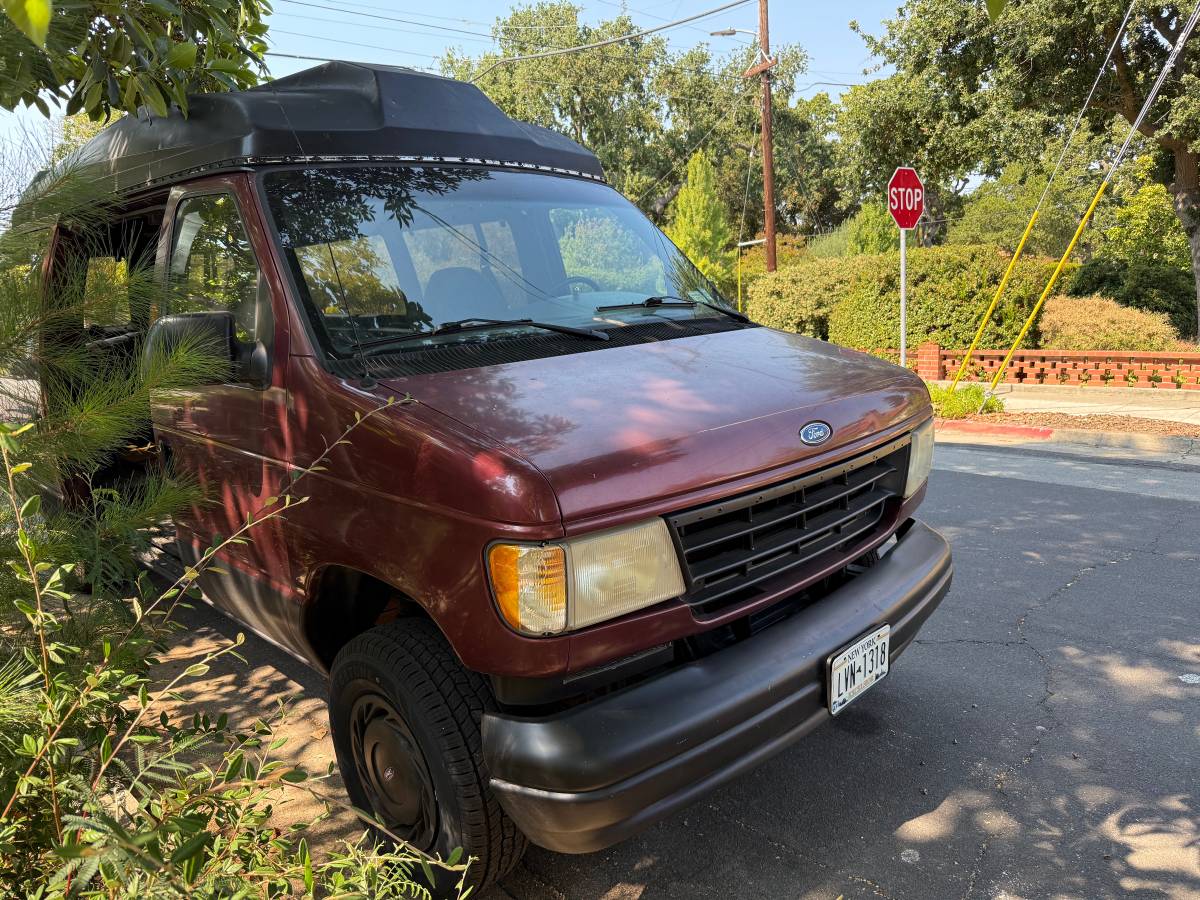 Ford-e150-cargo-van-1995-red