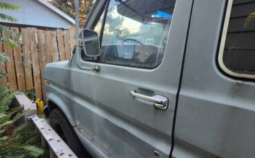Ford-e150-club-wagon-1980-grey-14