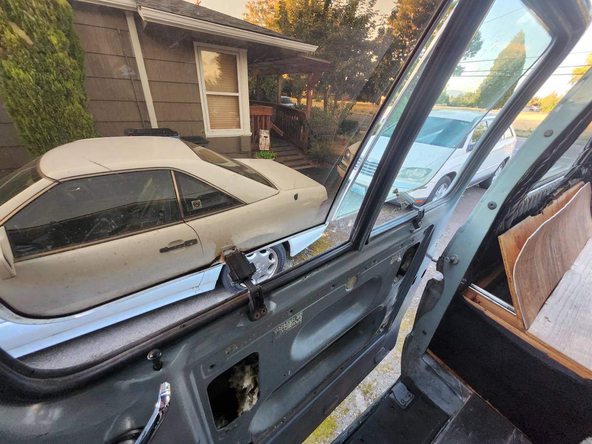 Ford-e150-club-wagon-1980-grey-8