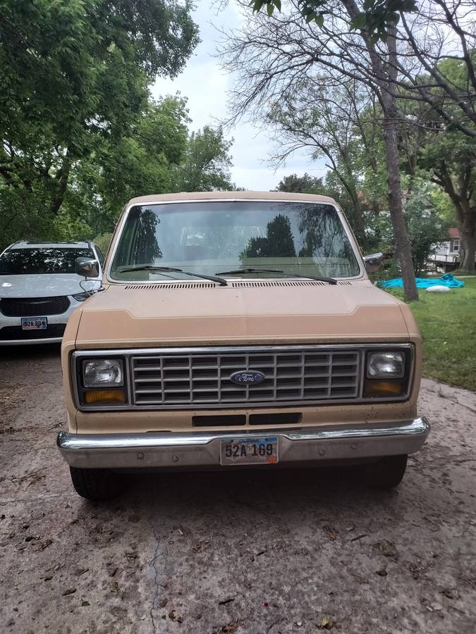 Ford-e150-conversion-van-1983-1