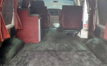 Ford-e150-conversion-van-1983-4